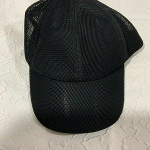 Brand new Ivy Park mesh hat in black